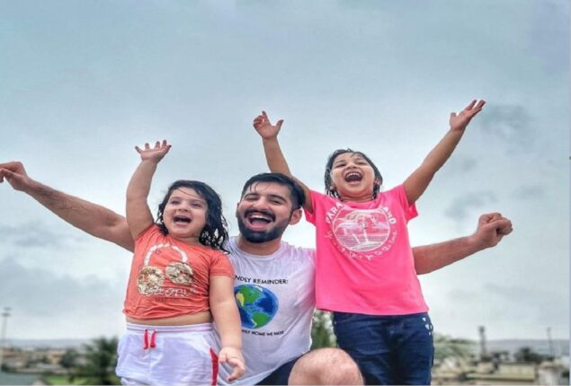 Muneeb Butt enjoys the monsoon rain with daughter