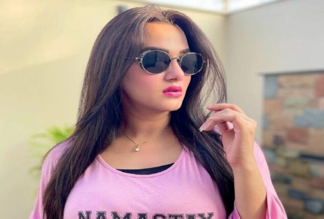 Kiran Tabeir gets trolled on her latest look