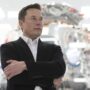 Elon Musk Sister Tosca Speaks About on-Hold Twitter Deal