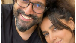 Farhan Akhtar and Shibani Dandekar look cute as they give couple goals