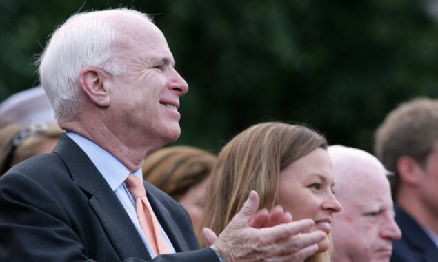 Steve Jobs and John McCain to get Freedom Medal