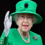 Queen Elizabeth shocks a comedian with her loving gesture