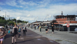 Finns calls for halt to ‘unbearable’ Russian tourists