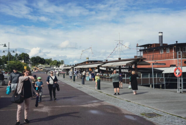 Finns calls for halt to ‘unbearable’ Russian tourists