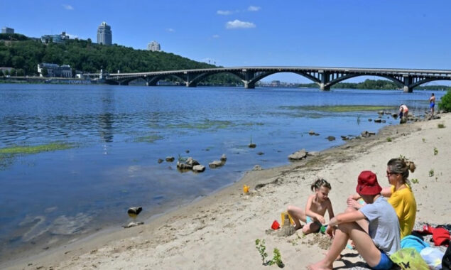 Ukrainians seek peace on Kyiv beaches