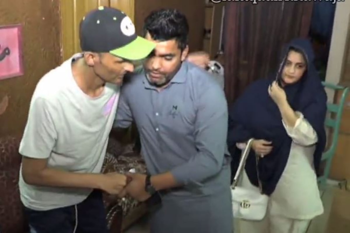Umar Akmal meets Zulqarnain Haider