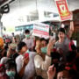 Liverpool greeted by huge crowd in Bangkok