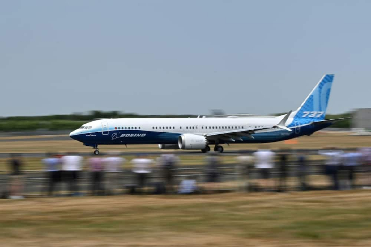 Airbus tails Boeing