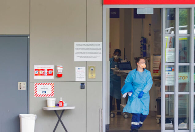 Australians are encouraged to work from home as the winter Omicron wave floods hospitals