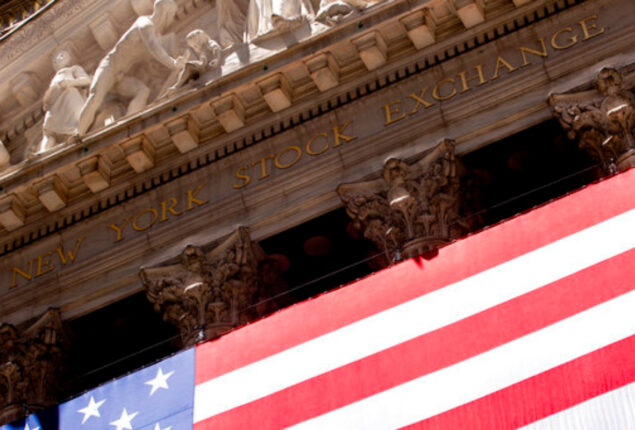 US stocks tread water after rally