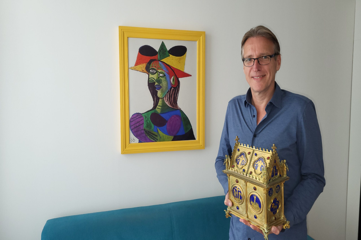 Famous Dutch art investigator