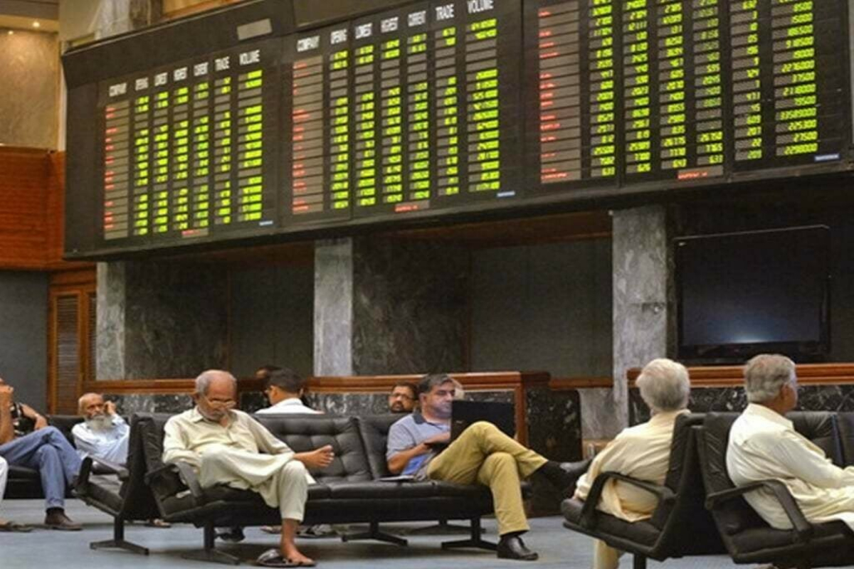 Pakistan bourse closes lower over profit-taking