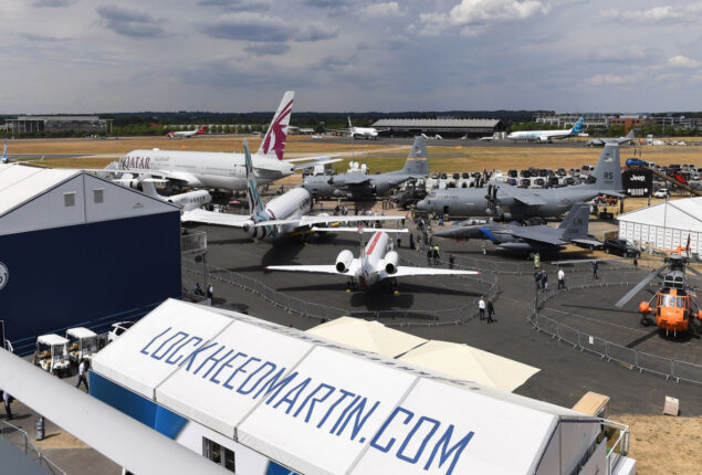 Boeing outmanoeuvres Airbus at first Farnborough since Covid