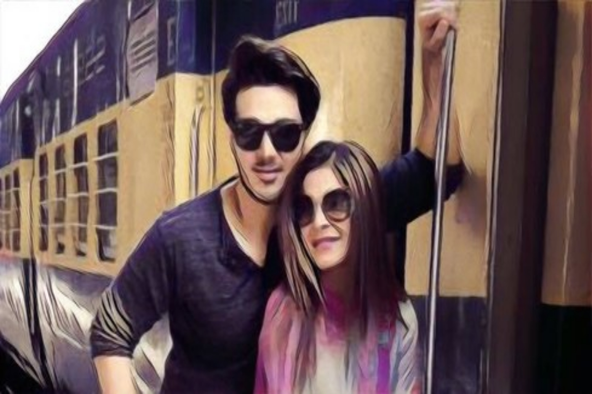 Ahsan Khan supports Ayesha Omar