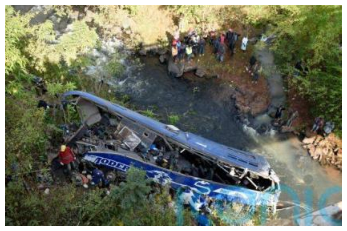 Kenya Bus Plunges