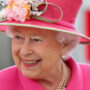 Queen Elizabeth awards George Cross to NHS 