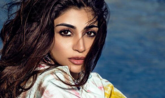 Zoya Nasir gets trolled for wearing backless outfit
