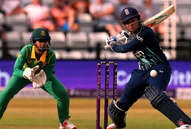 Sophia Dunkley quickly moves to the next goal