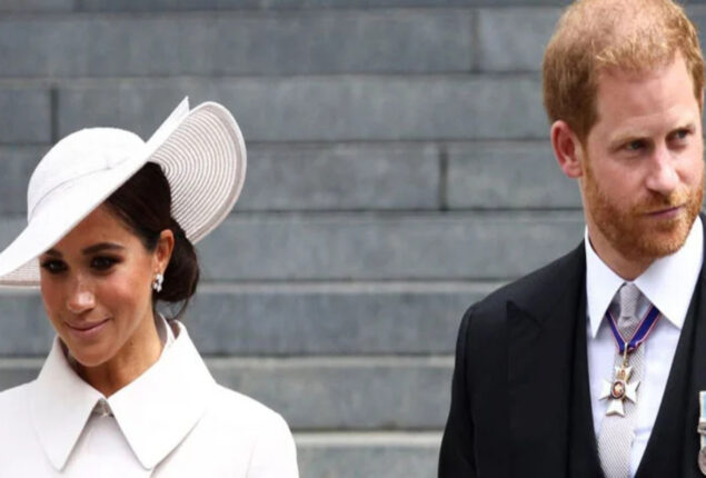 Meghan Markle “forces” a smile to “fake” her true emotions