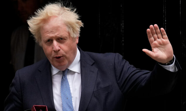 Six more MPs resign and ask Boris Johnson to step down