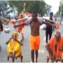Viral: Man takes his old parent for a pilgrimage on his shoulders