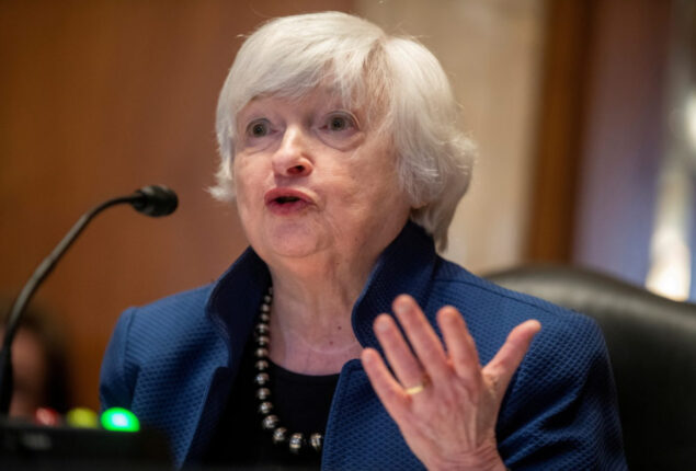 Janet Yellen: U.S. economy is easing back, downturn not inescapable