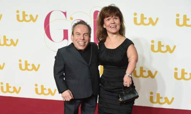 Warwick Davis broke down over wife’s mystery illness