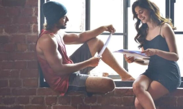 Ananya Panday calls Vijay Deverakonda ‘too hot to handle’