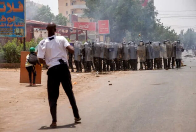 Sudanese military deploy ahead of pro-democracy protests