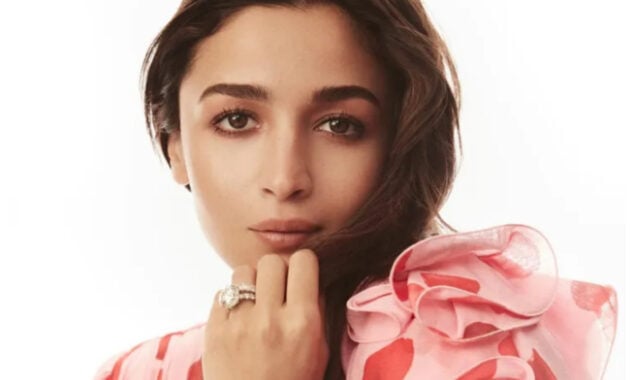 Alia Bhatt shows off her KwK look and engagement ring