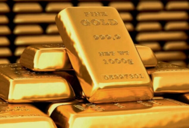 Gold touches historic high of Rs160,500/tola