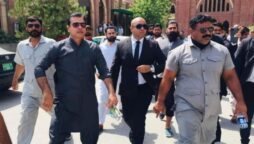 Police arrest anchorperson Imran Riaz Khan in Islamabad