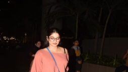 Janhvi Kapoor looks super cute sporting a nerdy look
