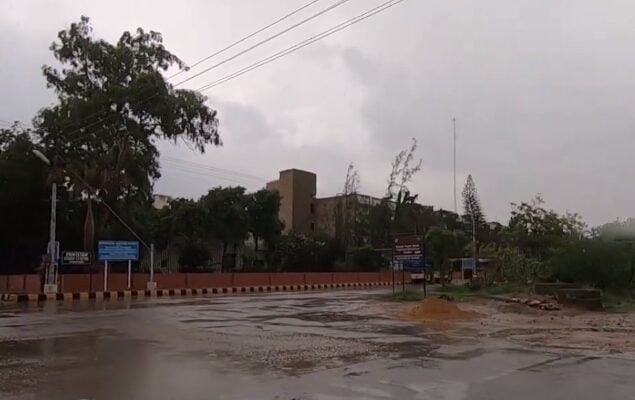 Karachi weather: More moderate to heavy falls expected today