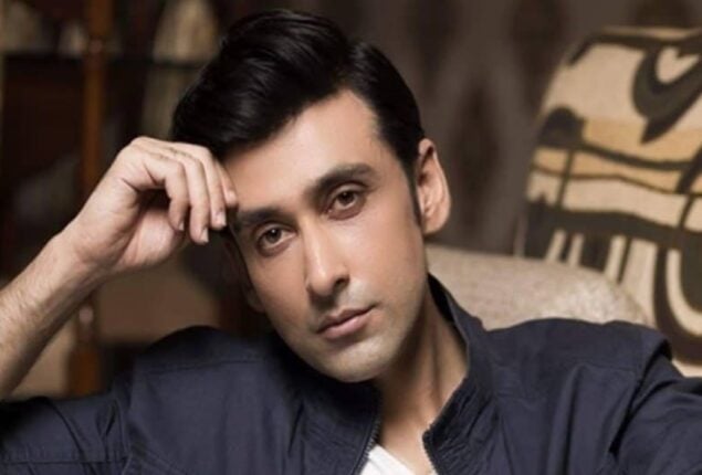Sami Khan makes the most of the monsoon rain (Video)