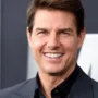 Tom Cruise goes out for dinner with Salma Hayek