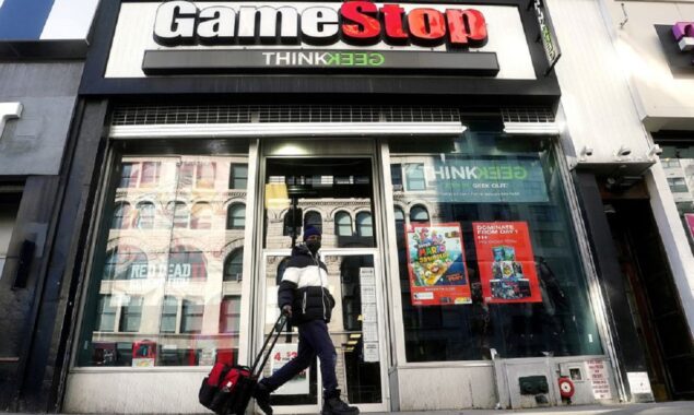 Shares drop as GameStop removes its CFO