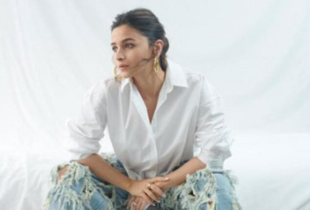 Alia Bhatt promotes ‘Darlings’ with classy look