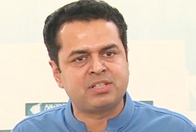 Talal Chaudhry: “PTI chief insults, threatens institutions to obtain decisions”