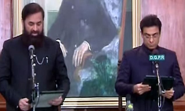 Hamza Shahbaz takes oath as CM Punjab