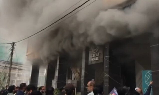 Fire erupts in eatery near Karachi’s Hill Park