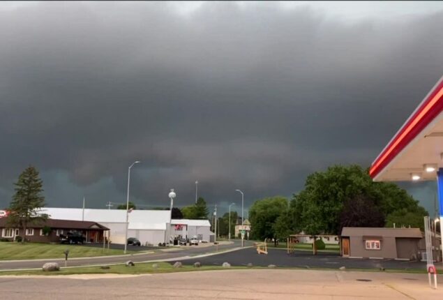 Following nighttime storms in SE Wisconsin, many are without power