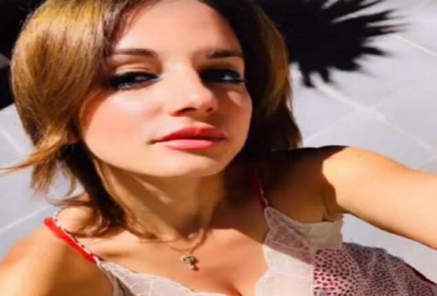 Sussanne Khan soaks up some sun as she gives glimpses of her vacay in Los Angeles