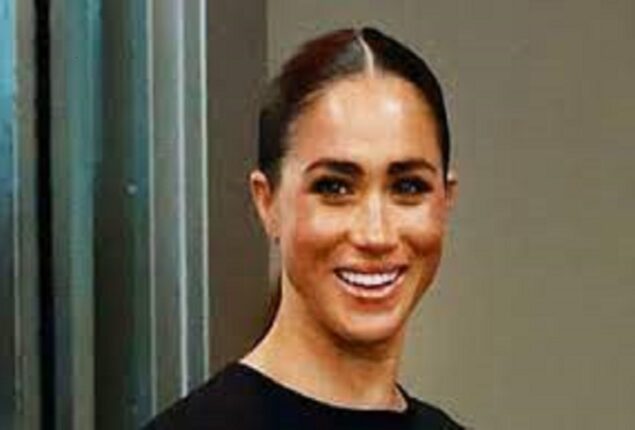 Meghan Markle dazzles in shorts and takes photographs with fans