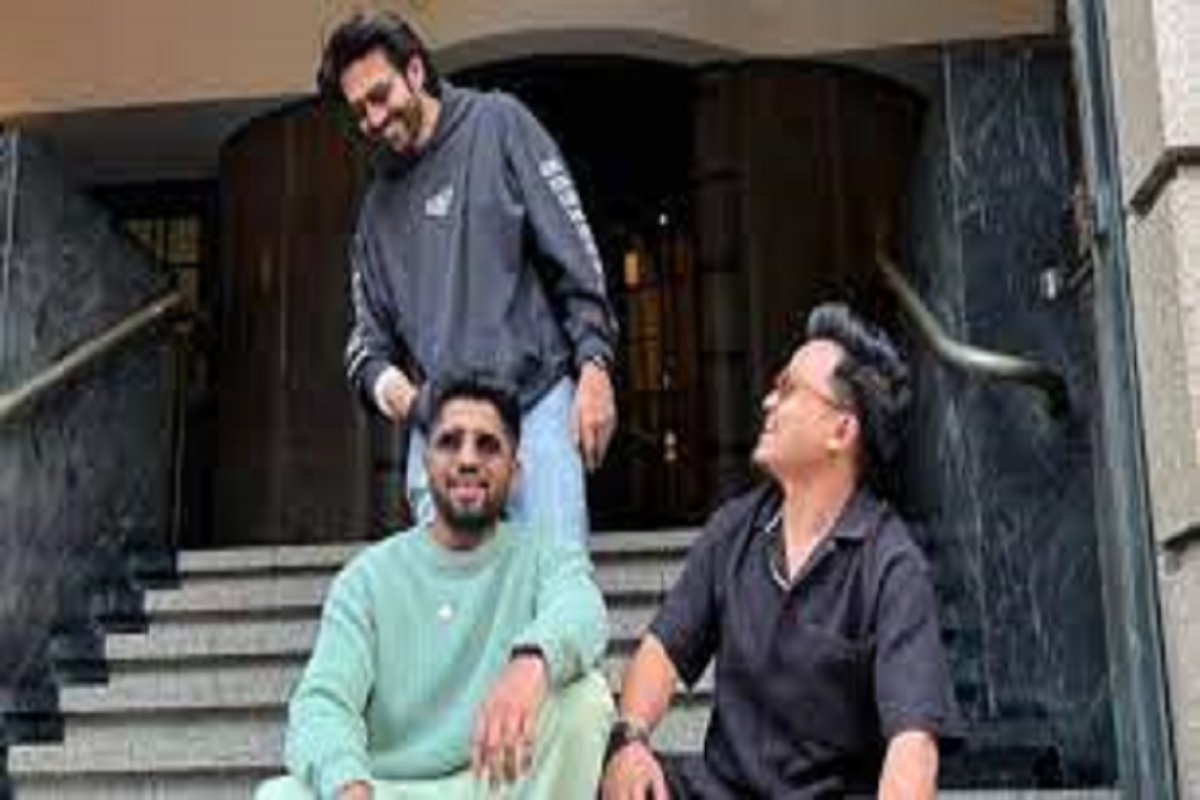 Kartik Aaryan shares heartfelt post with Bhool Bhulaiyaa 2 team from Europe trip