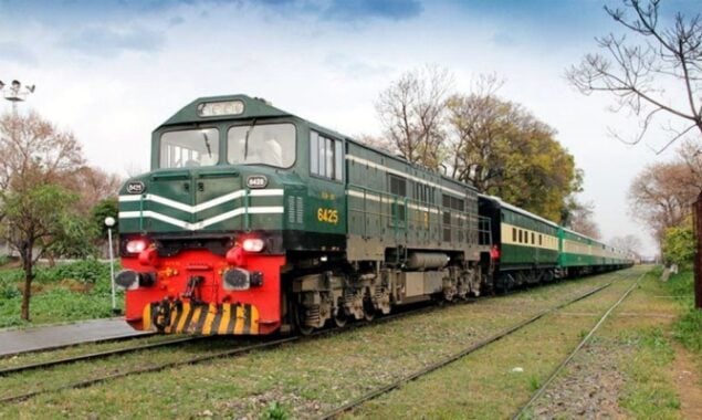 Fuel prices: Pakistan Railways to cut train fares by 10pc