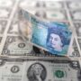 The dollar is in charge as recession worries affect the euro and the pound