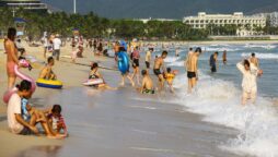Tourists stuck in Sanya as China faces new Covid wave