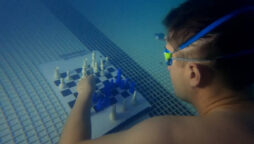 Dive chess