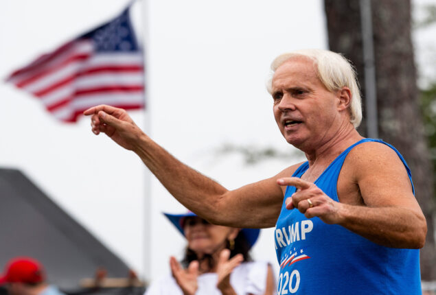 Former Trump campaign co-chair charged with se* abuse